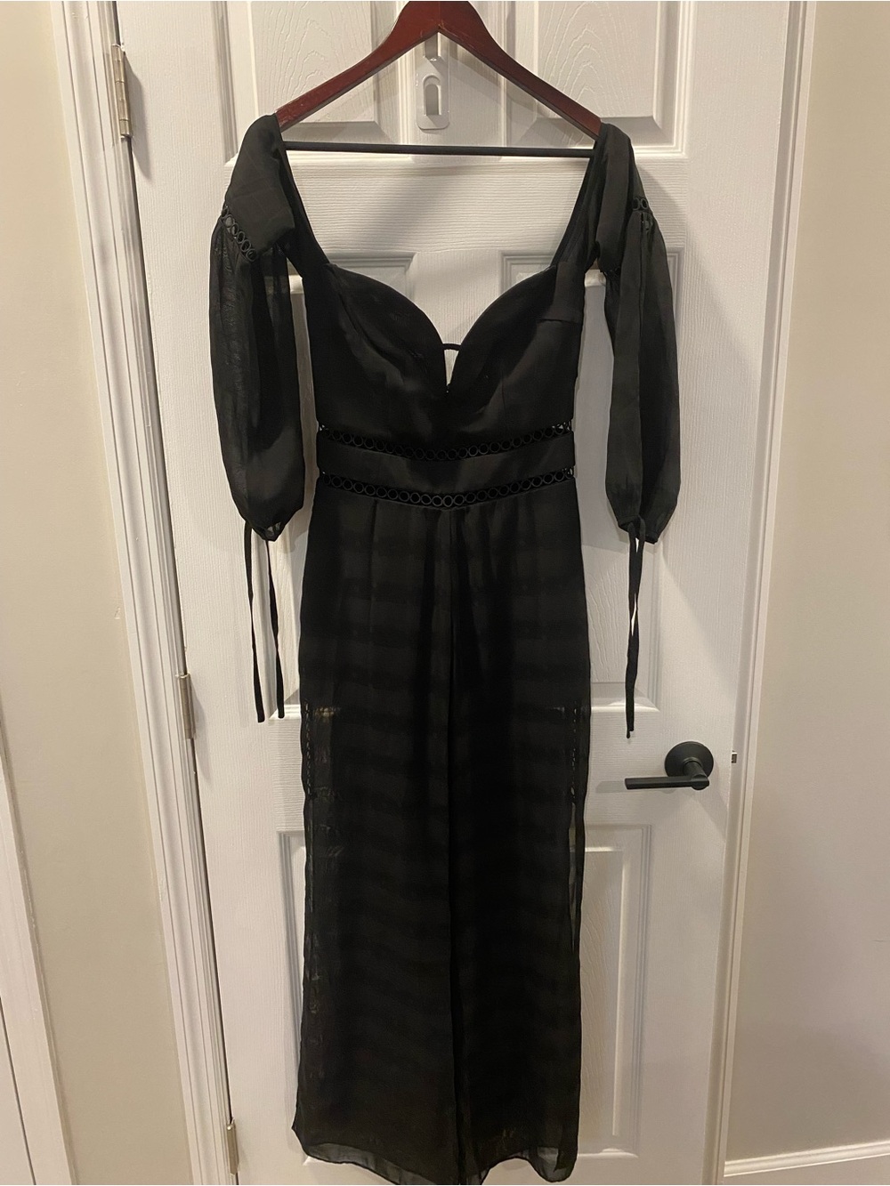 NWT Elliatt Black Puff Sleeves Jumpsuit - Small